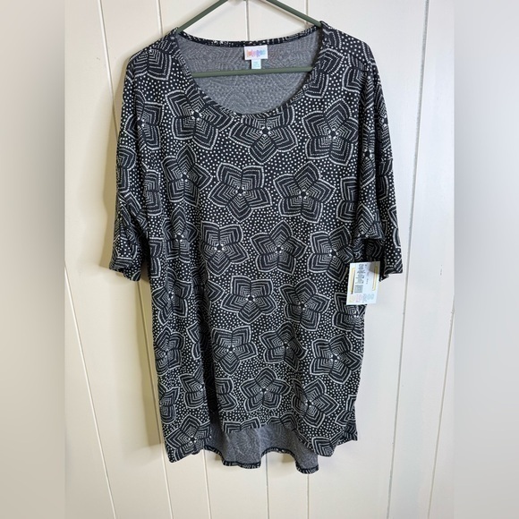 LuLaRoe Irma Tunic - Picture 1 of 4